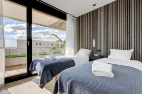 Modern, elite hillside home w/sea & mountain views Marbella